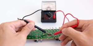 عیب یابی و تعمیر بردهای الکترونیکی (PCB)